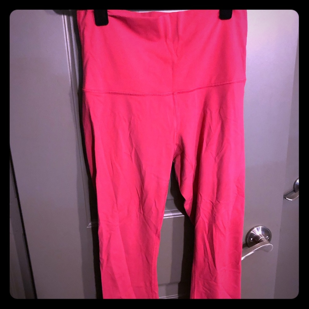 Lululemon bubble gum pink wunder under crops